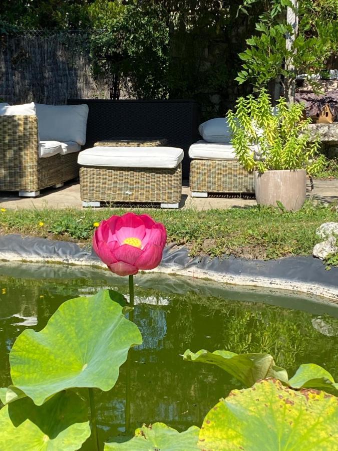 Une Vie En Rose Pressagny-lʼOrgeuilleux Kültér fotó