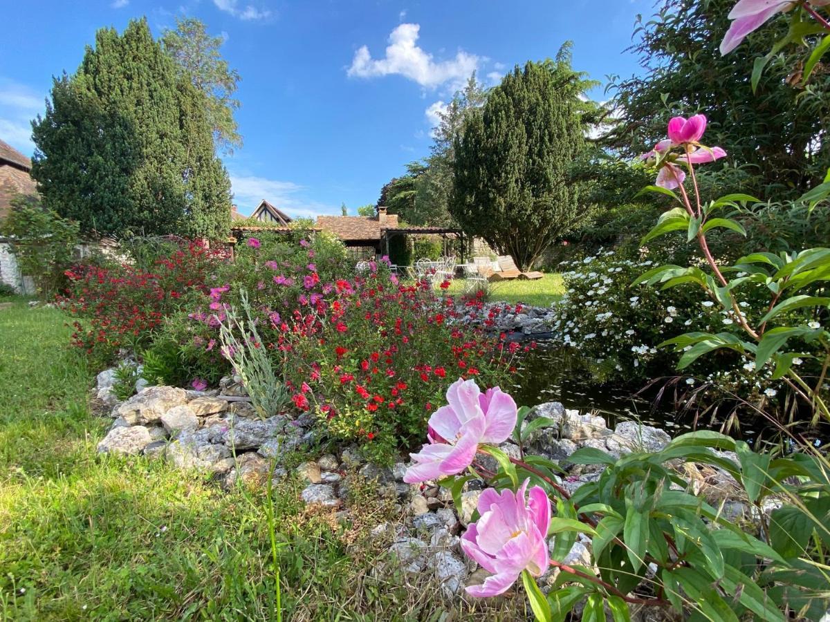 Une Vie En Rose Pressagny-lʼOrgeuilleux Kültér fotó